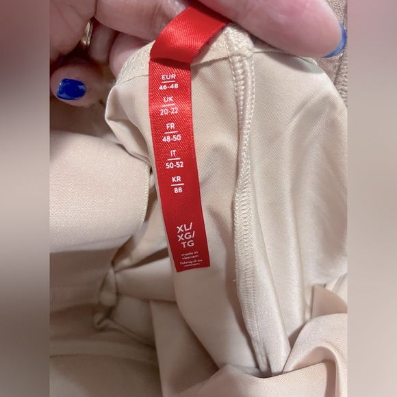 SPANXshape™ Suit Your Fancy Strapless Cupped Mid-Thigh Bodysuit - Picture 10 of 14